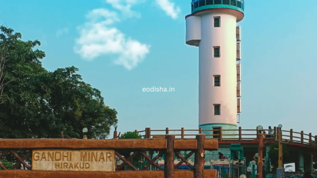 Gandhi & Jawahar Minar 