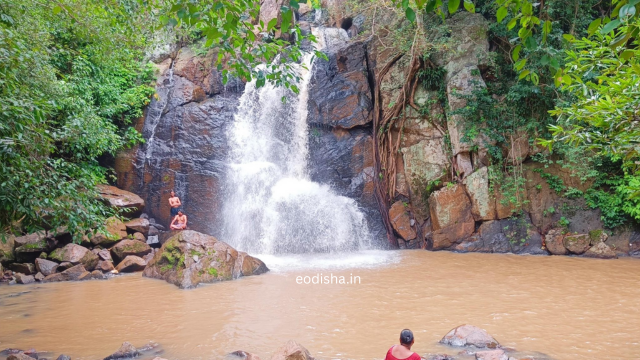 Midubanda Waterfall, Daringbadi
